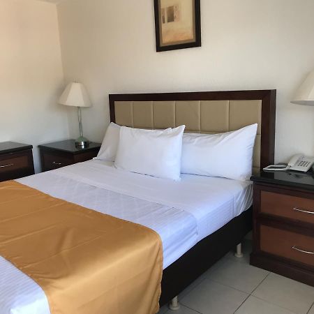 Hotel Guillen Jr Tijuana Eksteriør billede