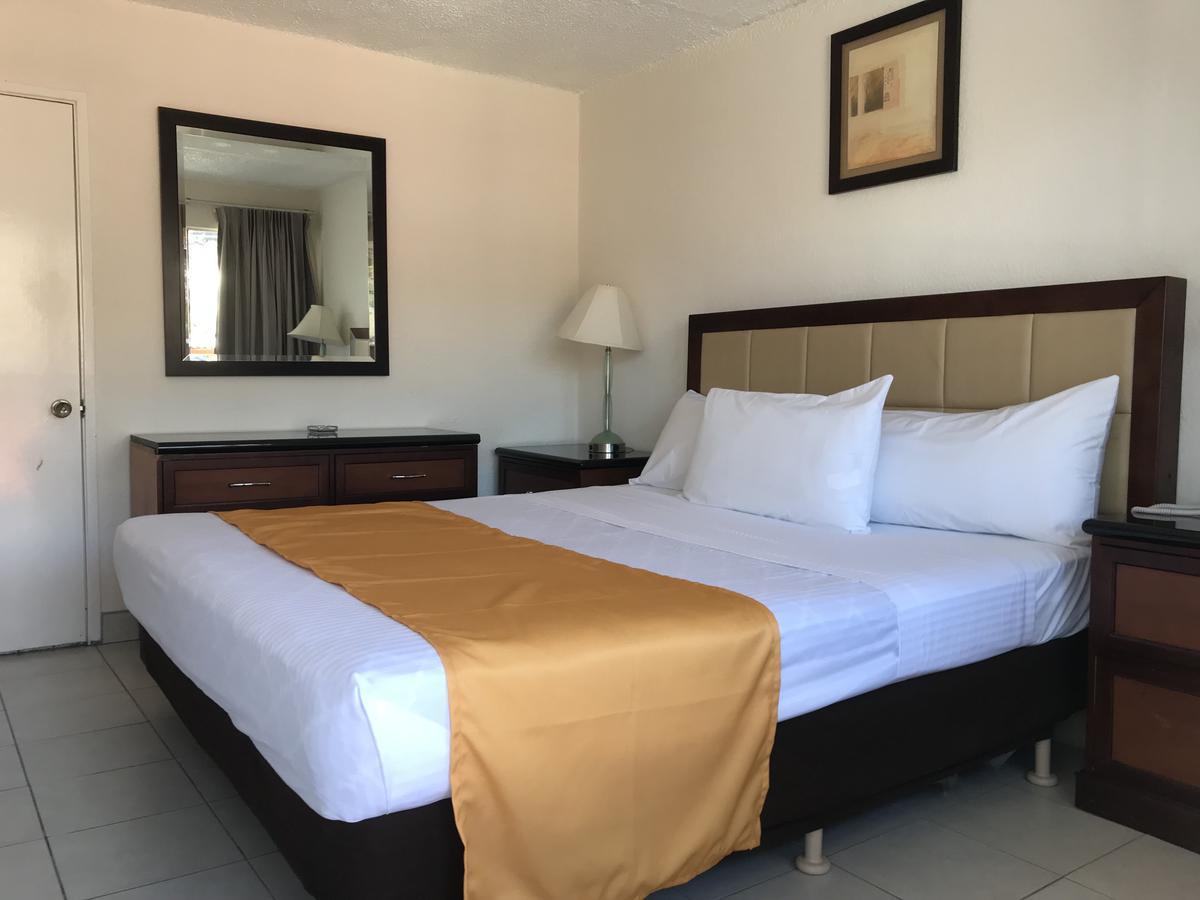 Hotel Guillen Jr Tijuana Eksteriør billede